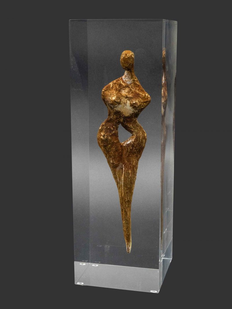 Brise inclusion d'un bronze dans du verre acrylique 10x10x30cm Véronique Vantesone