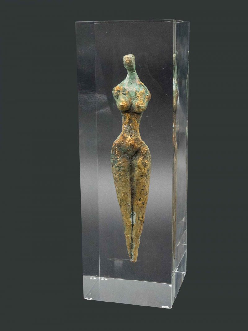 Marin inclusion d'un bronze dans du verre acrylique 10x10x30cm Véronique Vantesone